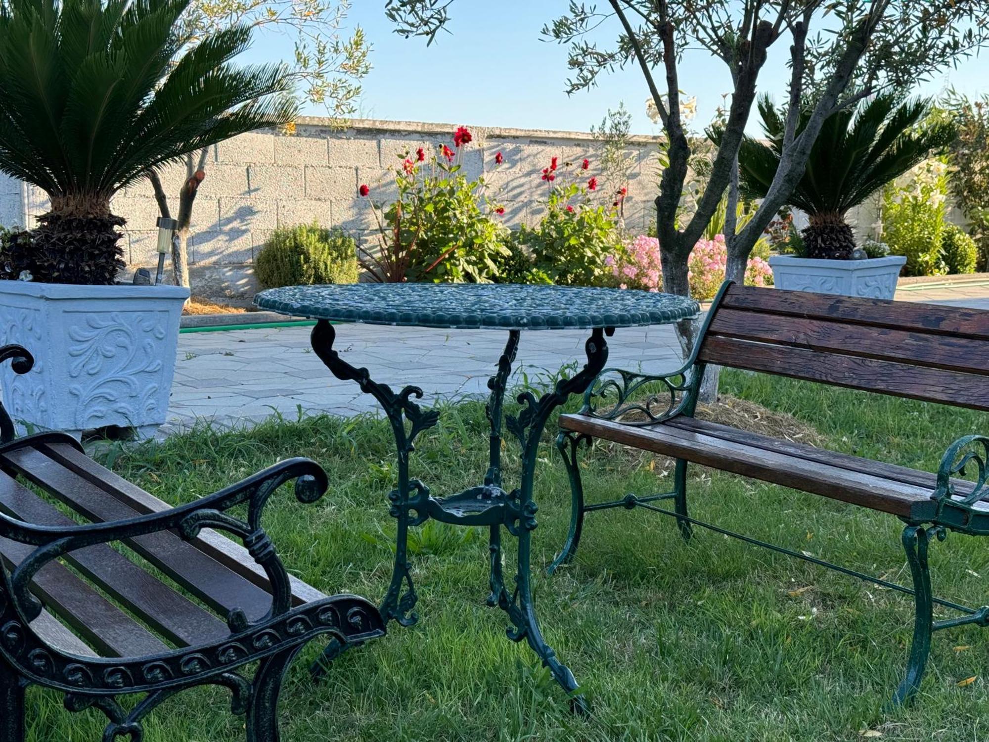Kunevain Guest House Lezhe Exterior photo