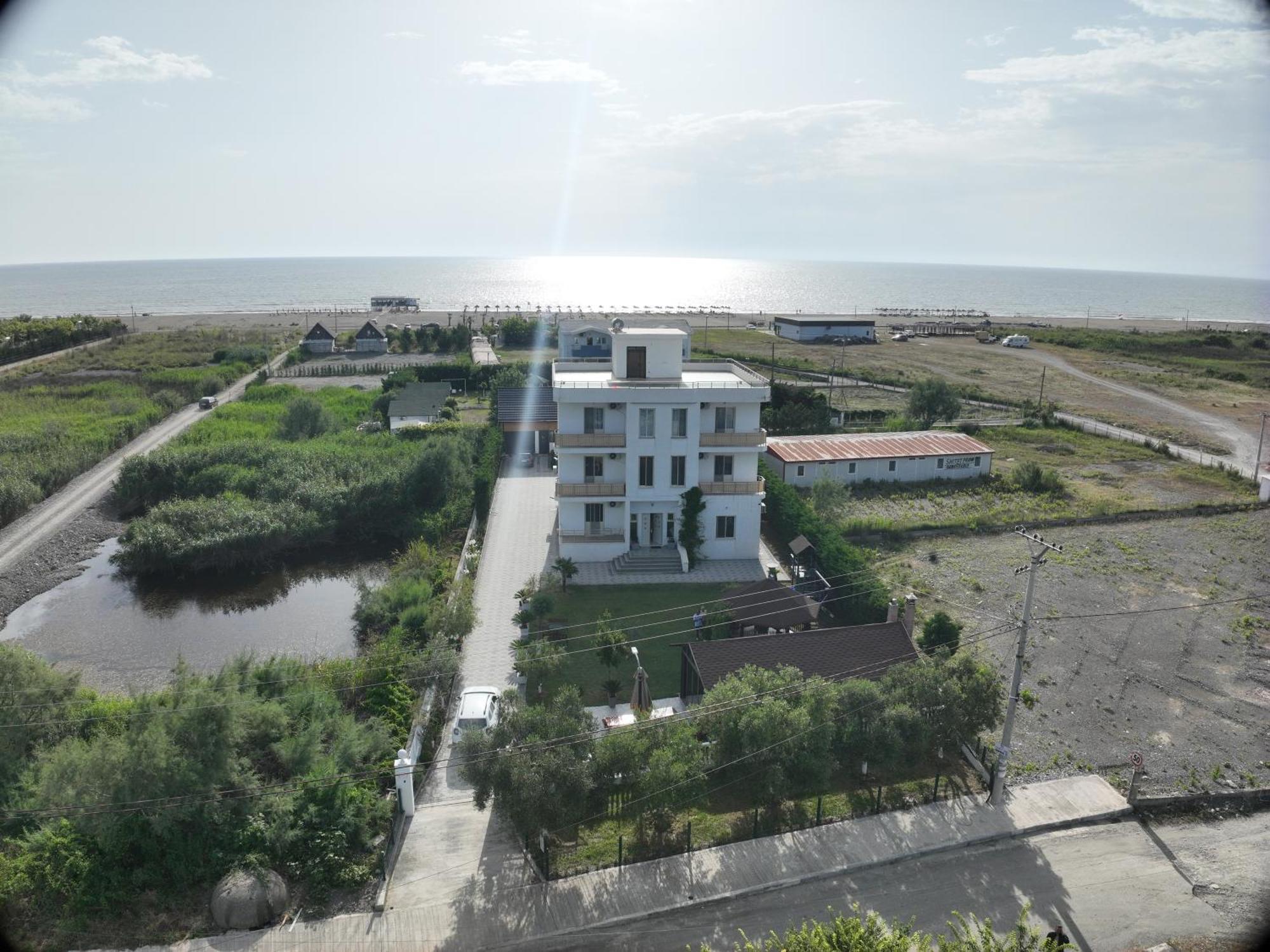 Kunevain Guest House Lezhe Exterior photo