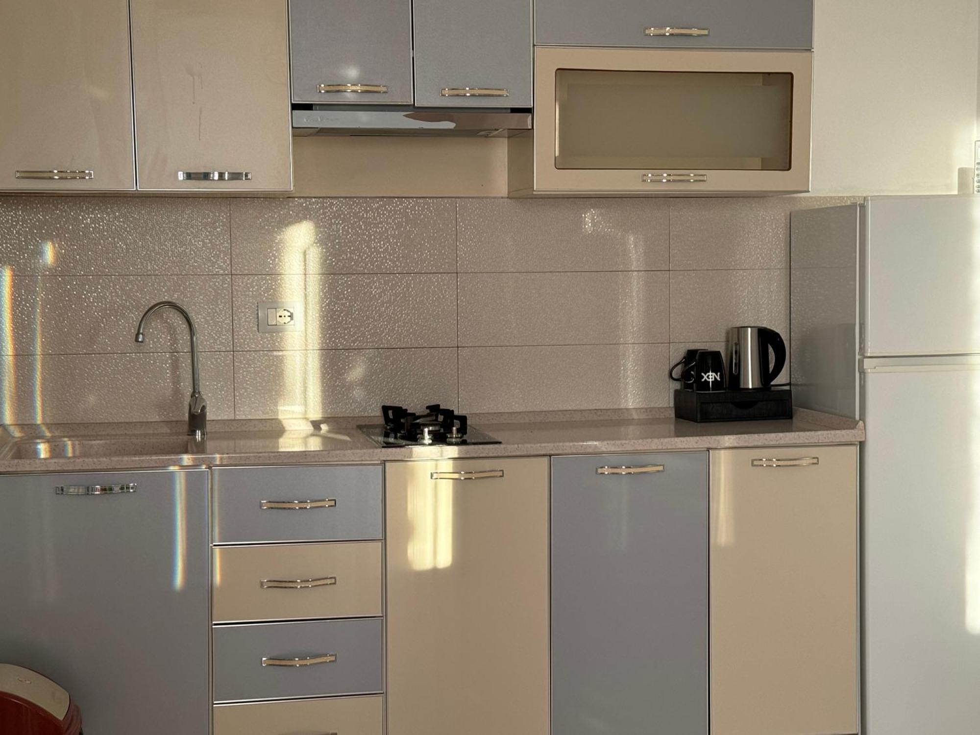 Kunevain Guest House Lezhe Exterior photo